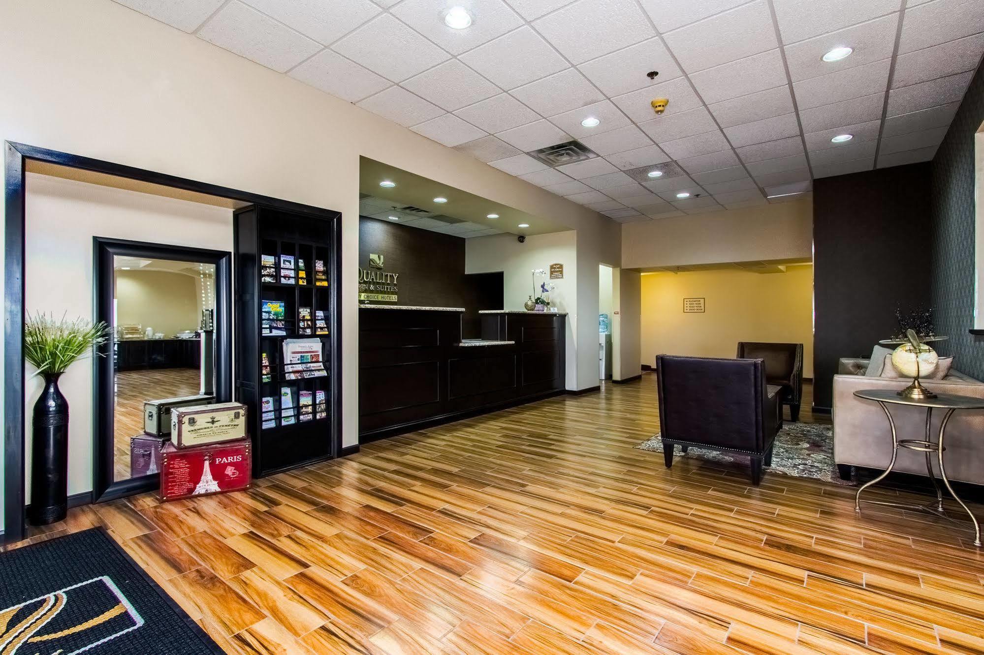 Quality Inn & Suites Moline - Quad Cities المظهر الخارجي الصورة